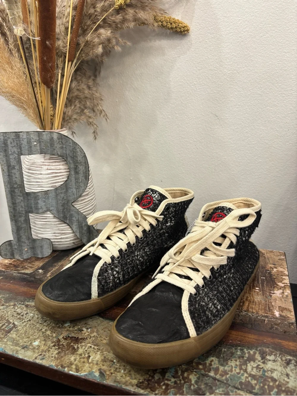K-Swiss swiss high